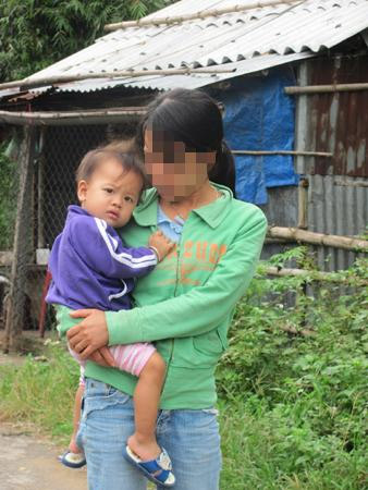 Xuất ngoại "rước" AIDS về làng - 3