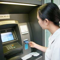 Tin tức trong ngày - Chưa thu phí rút tiền ATM nội mạng