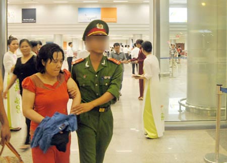 Má hồng buôn “hàng trắng”: “Cặp bài trùng” - 3