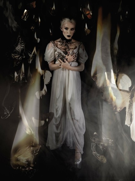 Tủ đồ 15 tỷ của "Nữ quái thời trang" - 7