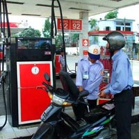 Tin tức trong ngày - Chính thức trao quyền định giá xăng cho DN