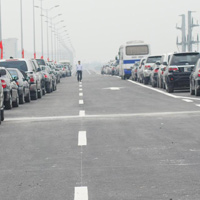 Tin tức trong ngày - Cảnh thông xe đường cao tốc trên không