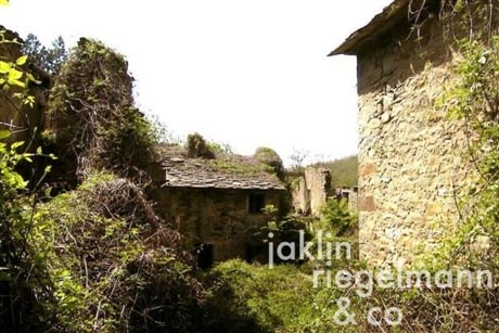 Ba triệu USD cho ngôi làng 800 tuổi - 4