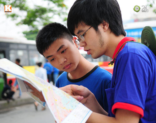 Sĩ tử ùn ùn lên Hà Nội dự thi đại học - 12