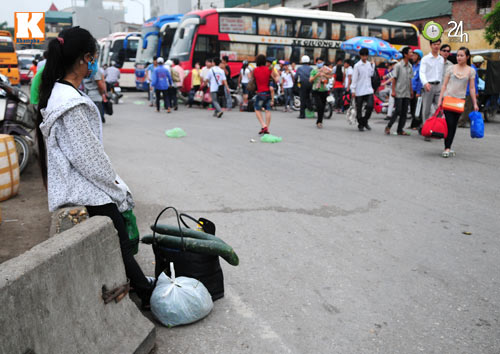 Sĩ tử ùn ùn lên Hà Nội dự thi đại học - 3