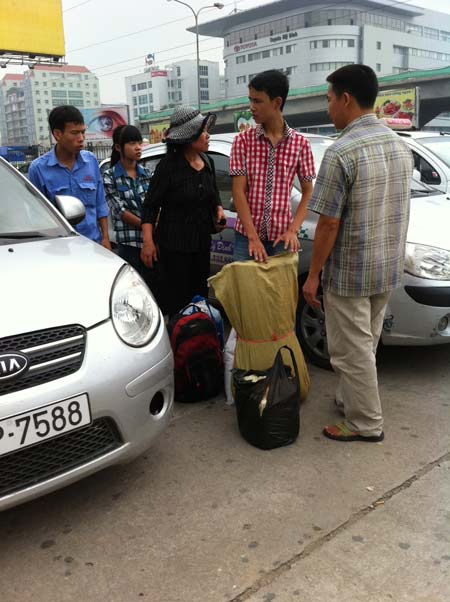 Sĩ tử ùn ùn lên Hà Nội dự thi đại học - 16