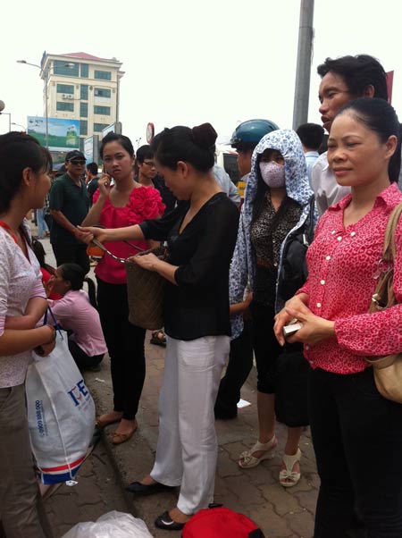 Sĩ tử ùn ùn lên Hà Nội dự thi đại học - 19