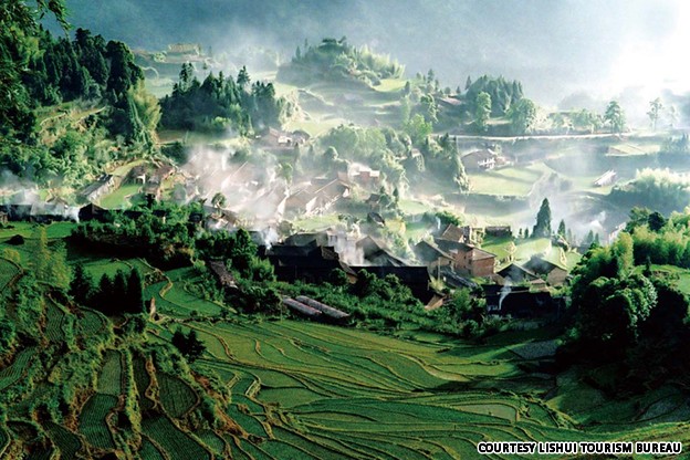 Hình ảnh phong cảnh Trung Quốc: Hình ảnh phong cảnh của Trung Quốc đầy huyền bí và kỳ lạ đang chờ bạn khám phá. Từ những con sông ngòi bổng đến những đồi núi đá lửa, từ những khu vườn quyến rũ đến những rừng trúc khổng lồ… Bất kỳ điểm nào cũng đều đẹp đến ngỡ ngàng và đáng để ghé thăm.