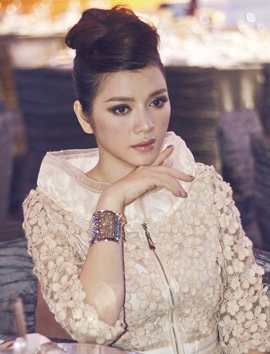 “Nông nổi” như… Lý Nhã Kỳ - 4