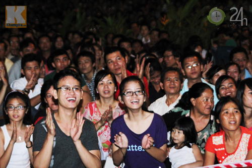 Kỷ lục 30.000 người hát Nối vòng tay lớn - 10