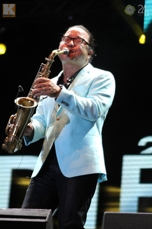 Kỷ lục 30.000 người hát Nối vòng tay lớn - 13