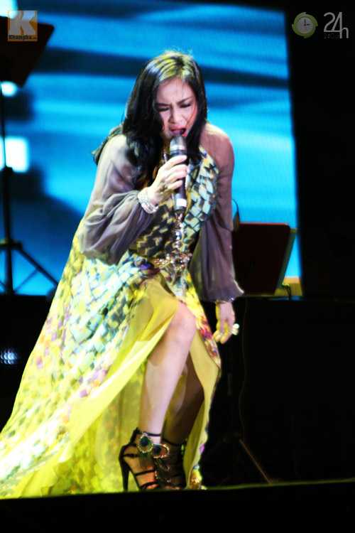 Kỷ lục 30.000 người hát Nối vòng tay lớn - 3