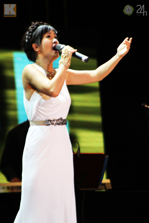 Kỷ lục 30.000 người hát Nối vòng tay lớn - 9