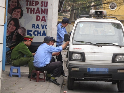 Bát nháo lực lượng tự quản đô thị - 2