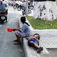 Tin tức trong ngày - Dàn cảnh lừa tiền trên phố Sài Gòn