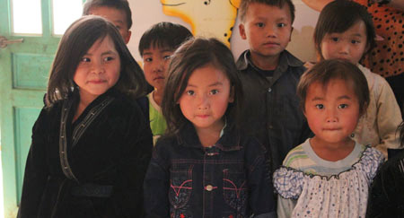 “Gia đình nhỏ, tình yêu lớn” cho trẻ vùng cao - 13