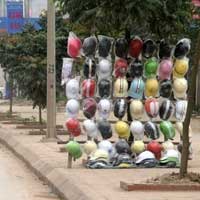 Thị trường - Tiêu dùng - Xóa bỏ mũ bảo hiểm rởm trước 30/4