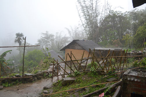 Trận mưa đá thứ 4 ập xuống Lào Cai - 1