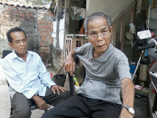 Cụ ông 81 tuổi xây mộ cha trên… nóc nhà - 1