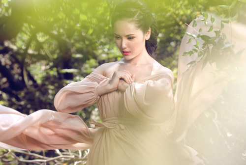 Phương Linh đẹp thanh thoát giữa rừng - 4