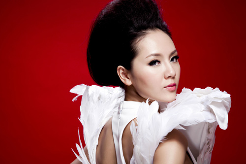 Phương Linh đẹp thanh thoát giữa rừng - 8