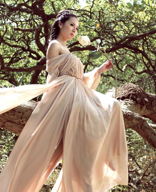 Phương Linh đẹp thanh thoát giữa rừng - 2