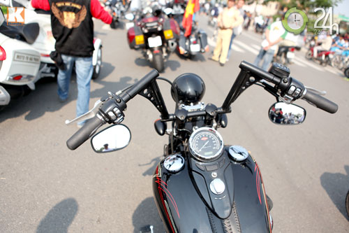Cận cảnh hoàng tử đen Harley Davidson CVO tại Việt Nam - 6