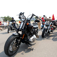 Ô tô - Xe máy - Cận cảnh hoàng tử đen Harley Davidson CVO tại Việt Nam