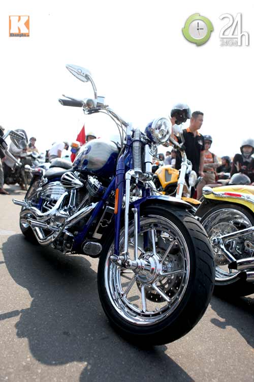 Bộ đôi "gà giò" Harley Davidson CVO Softail Springer tại VN - 5