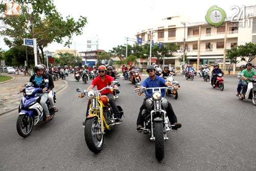 Bộ đôi "gà giò" Harley Davidson CVO Softail Springer tại VN - 11