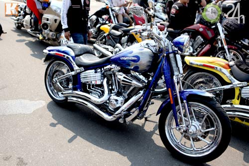 Bộ đôi "gà giò" Harley Davidson CVO Softail Springer tại VN - 7