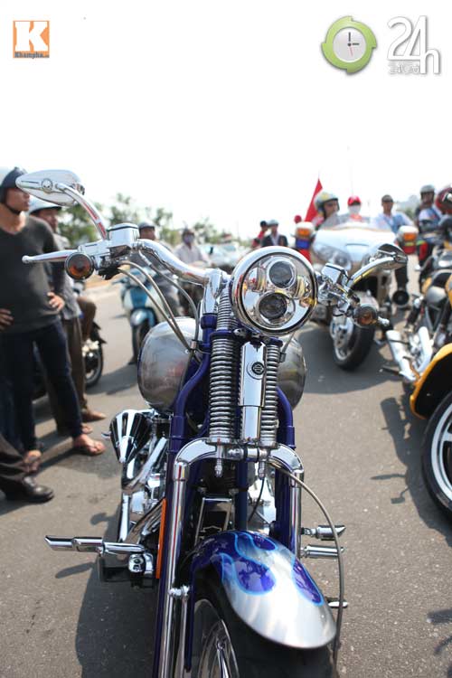 Bộ đôi "gà giò" Harley Davidson CVO Softail Springer tại VN - 4