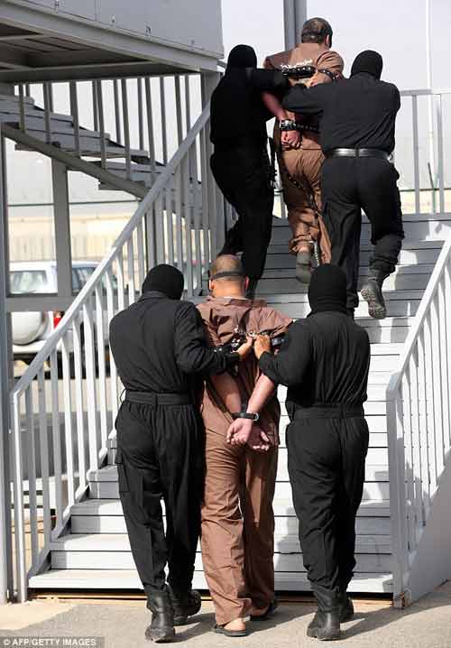 Kuwait: Treo cổ 3 tội phạm giết người - 4