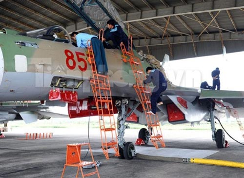 "Đại bàng" Su30MK2 của VN trước giờ xuất kích - 2