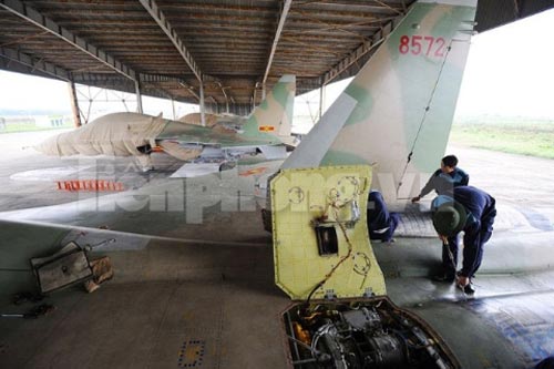 "Đại bàng" Su30MK2 của VN trước giờ xuất kích - 3
