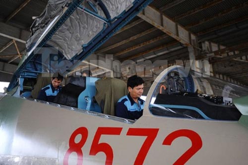 "Đại bàng" Su30MK2 của VN trước giờ xuất kích - 4