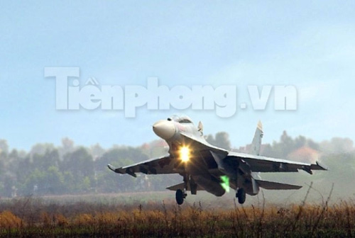 "Đại bàng" Su30MK2 của VN trước giờ xuất kích - 7