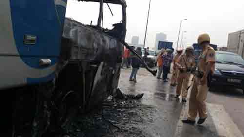 Xe 45 chỗ bốc cháy, 20 hành khách thoát chết - 6