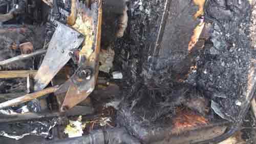 Xe 45 chỗ bốc cháy, 20 hành khách thoát chết - 9