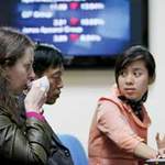 TTCK sáng 2/4: Dòng tiền chảy mạnh