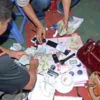 Pháp luật - Bắt 27 con bạc ở sới di động trên QL5