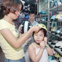 Tin tức trong ngày - TPHCM: Ghi hình trẻ em không đội MBH