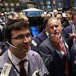 Dow Jones và S&P 500 đua nhau lập kỷ lục mới