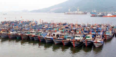 Xăng tăng giá: Ngư dân khốn đốn - 2
