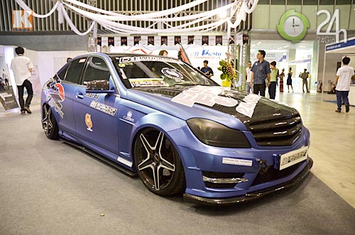 Lạ lùng 'xế độ' xuất hiện trong triển lãm ảnh - 2