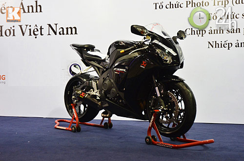 Lạ lùng 'xế độ' xuất hiện trong triển lãm ảnh - 8