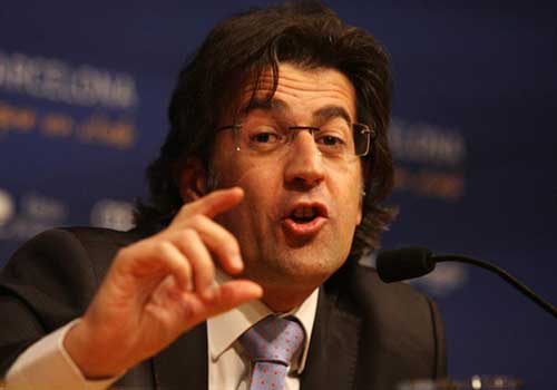 UEFA đang quay lưng với Barca? - 2