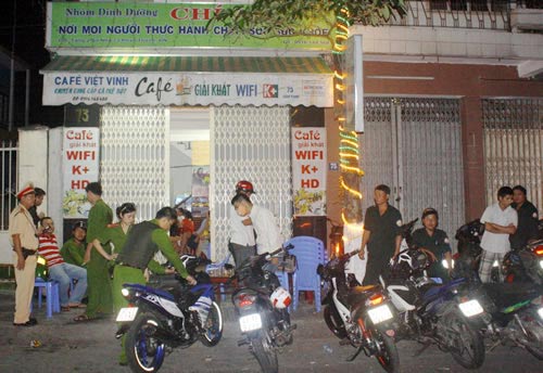 Đột kích quán cà phê cá độ bóng đá - 4