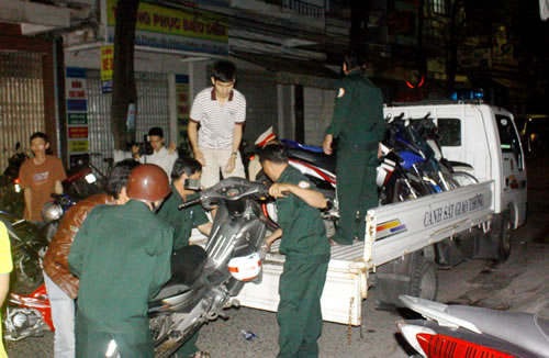 Đột kích quán cà phê cá độ bóng đá - 6