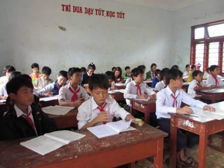 Thầy giáo 18 năm “bám” đảo - 2